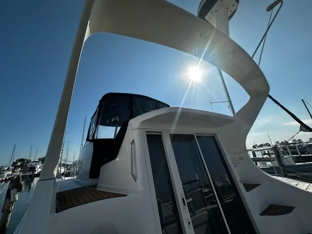 Slide: The Image of Carver 350 Mariner 2000 - 5