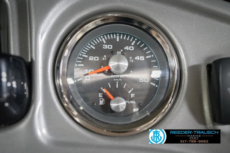 Slide: The Image of Speedometer and fuel gauge of 2020 Sun Tracker Party Barge 24 DLX. - 40