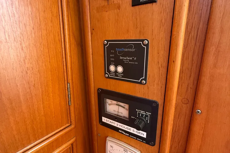 Slide: The Image of Control panel on 1988 Grand Banks Heritage CL yacht with SensaTank II system. - 48