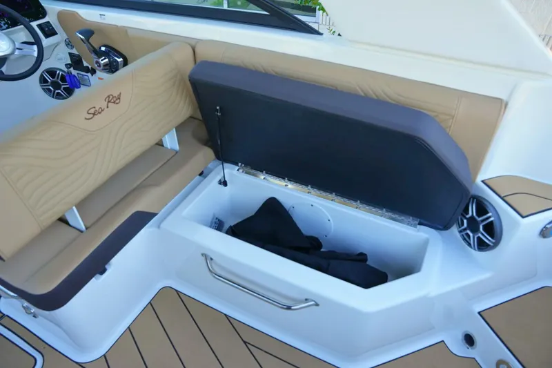 Slide: The Image of Sea Ray SDX 270 Surf 2026 - 14
