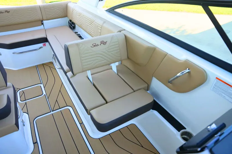 Slide: The Image of Sea Ray SDX 270 Surf 2026 - 16