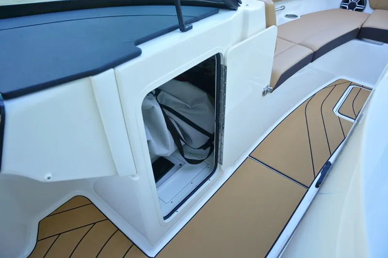 Slide: The Image of Sea Ray SDX 270 Surf 2026 - 22