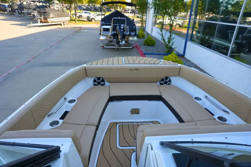 Slide: The Image of Sea Ray SDX 270 Surf 2026 - 28