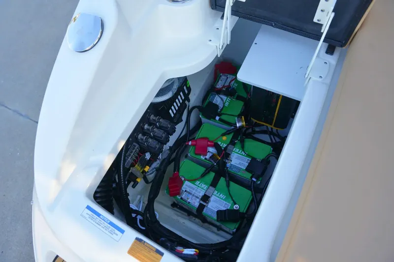 Slide: The Image of Sea Ray SDX 270 Surf 2026 - 8