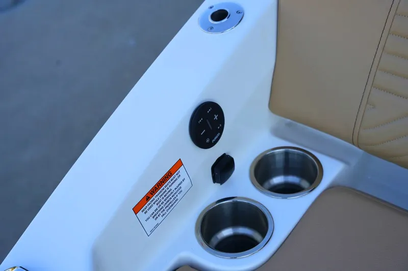 Slide: The Image of Sea Ray SDX 270 Surf 2026 - 9