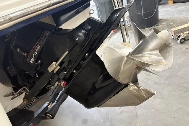 Slide: The Image of 2011 Chaparral 226 SSi boat with MerCruiser outdrive and stainless steel propeller. - 14