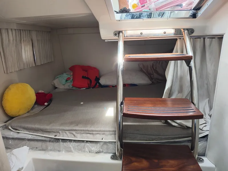 Slide: The Image of Regal 28 Express 2023 - 10