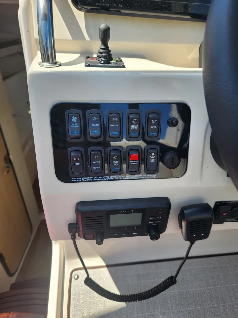 Slide: The Image of Regal 28 Express 2023 - 5