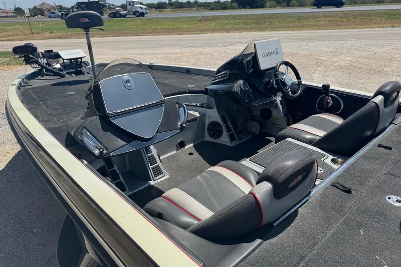 Slide: The Image of 2014 Ranger Z521 Comanche boat interior with Garmin electronics and dual seating. - 6
