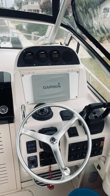 Slide: The Image of Grady-White Islander 2004 - 4