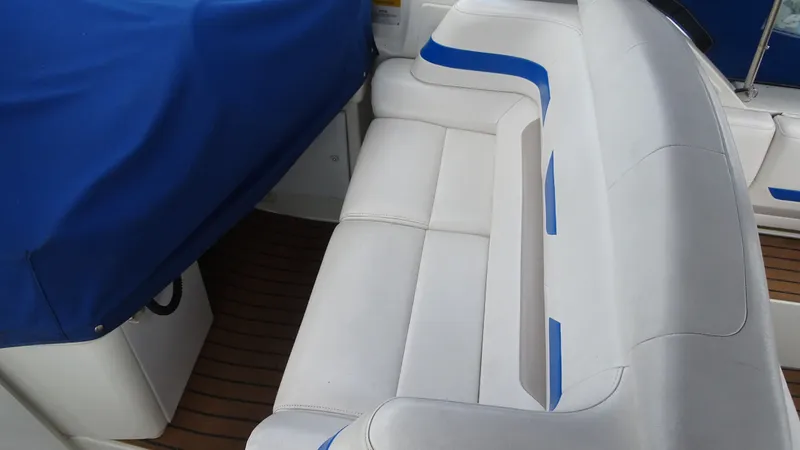 Slide: The Image of Formula 31 Performance Cruiser 2001 - 12