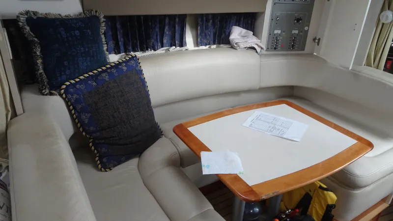 Slide: The Image of Formula 31 Performance Cruiser 2001 - 20