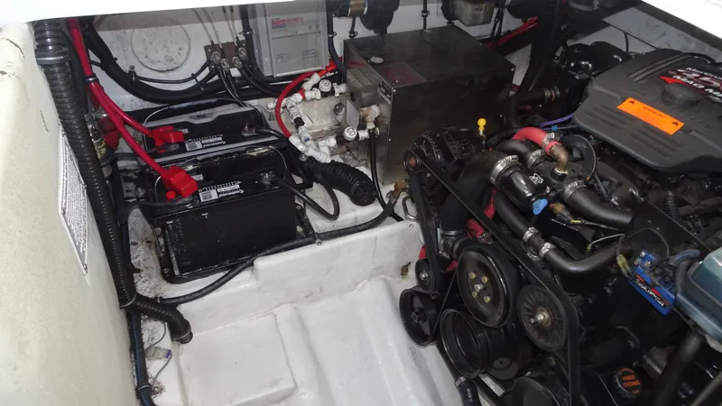 Slide: The Image of Formula 31 Performance Cruiser 2001 - 26