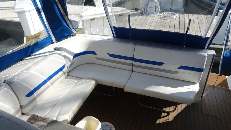 Slide: The Image of Formula 31 Performance Cruiser 2001 - 8