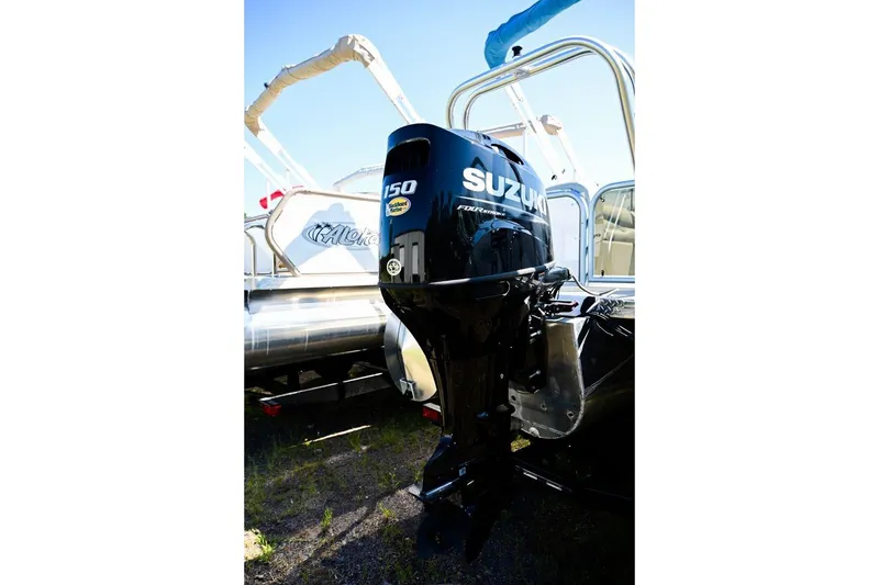 Slide: The Image of 2023 Aloha Pontoon Mahalo 23 with Suzuki 150 outboard motor, side view. - 4