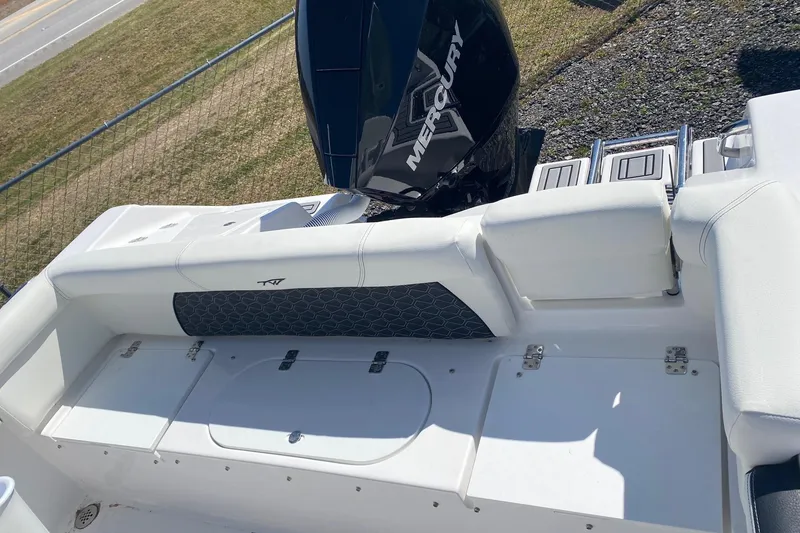 Slide: The Image of TIDEWATER 220LXF - 10