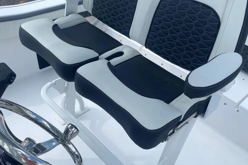 Slide: The Image of TIDEWATER 220LXF - 12