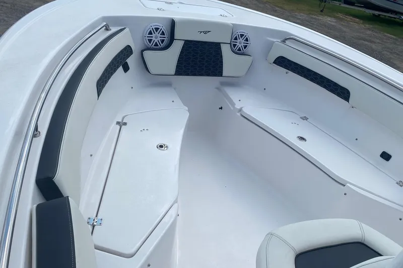 Slide: The Image of TIDEWATER 220LXF - 3