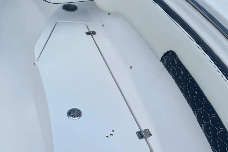 Slide: The Image of TIDEWATER 220LXF - 4