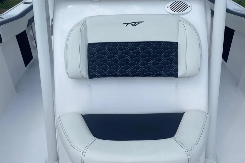 Slide: The Image of TIDEWATER 220LXF - 5