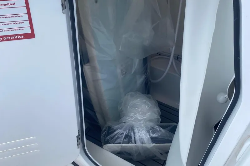 Slide: The Image of TIDEWATER 220LXF - 8