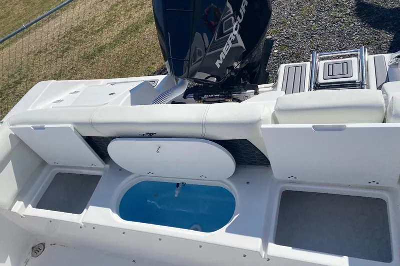 Slide: The Image of TIDEWATER 220LXF - 9