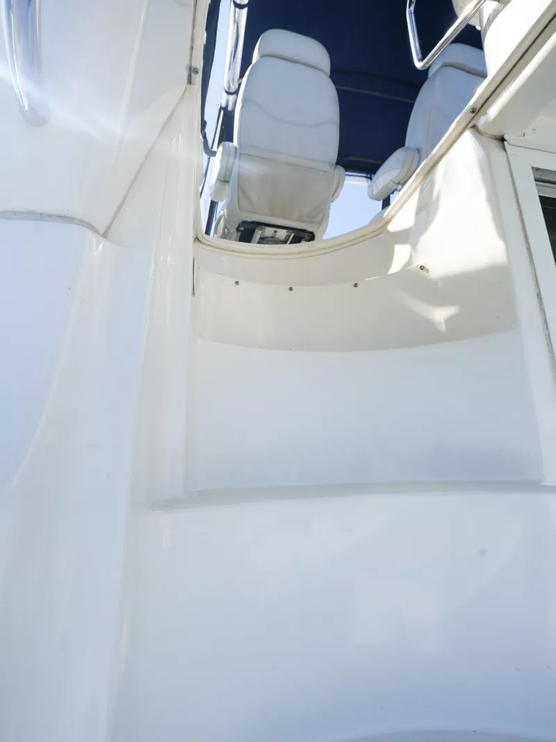 Slide: The Image of Master Stateroom and TV to Starboard - 23