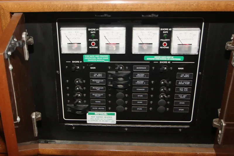 Slide: The Image of Main Electrical Panel in Salon - 31