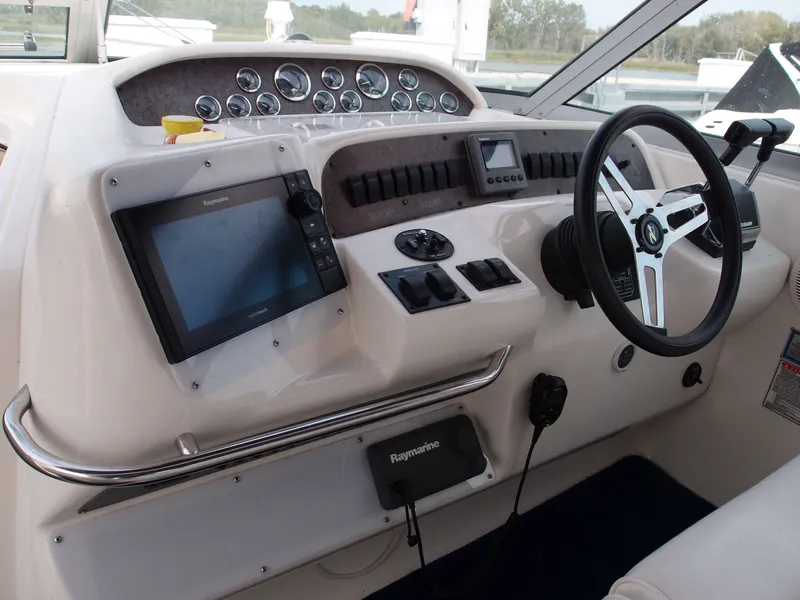 Slide: The Image of Sea Ray Sundancer 330 1999 - 10