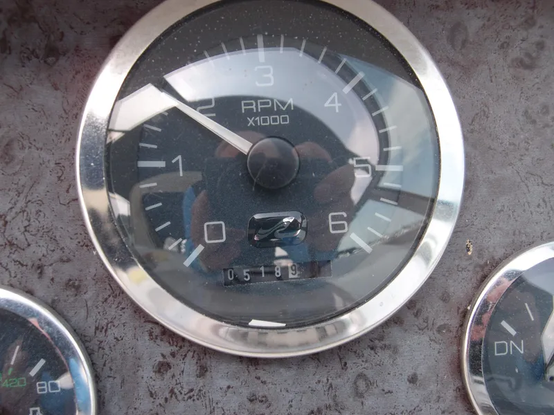 Slide: The Image of Sea Ray Sundancer 330 1999 - 12