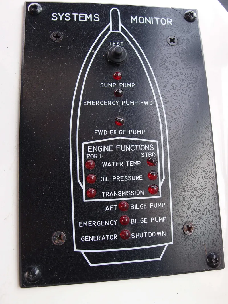 Slide: The Image of Sea Ray Sundancer 330 1999 - 17