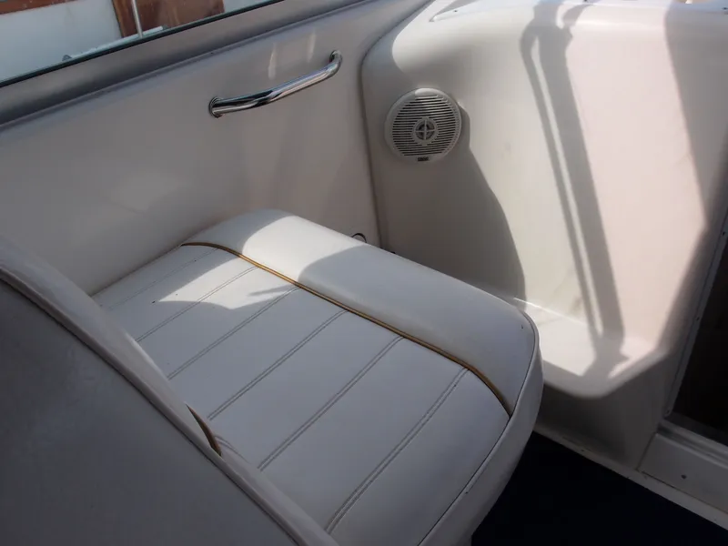 Slide: The Image of Sea Ray Sundancer 330 1999 - 19