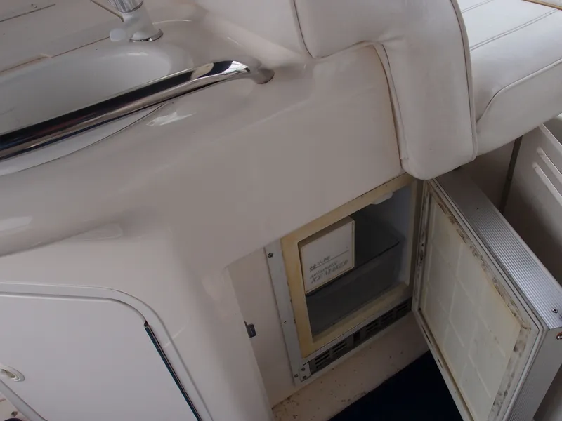 Slide: The Image of Sea Ray Sundancer 330 1999 - 23