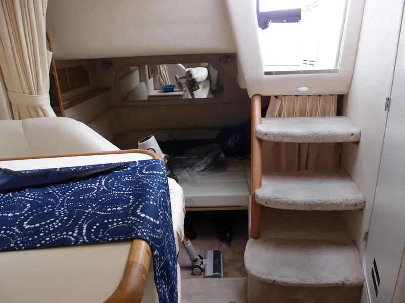 Slide: The Image of Sea Ray Sundancer 330 1999 - 25