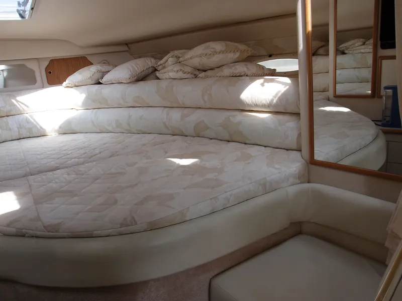 Slide: The Image of Sea Ray Sundancer 330 1999 - 30