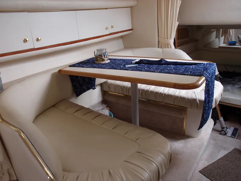 Slide: The Image of Sea Ray Sundancer 330 1999 - 31