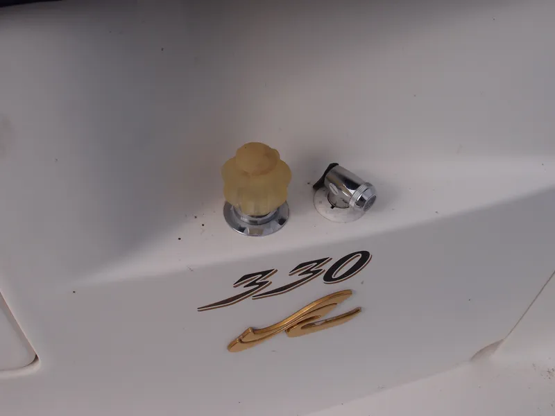 Slide: The Image of Sea Ray Sundancer 330 1999 - 8