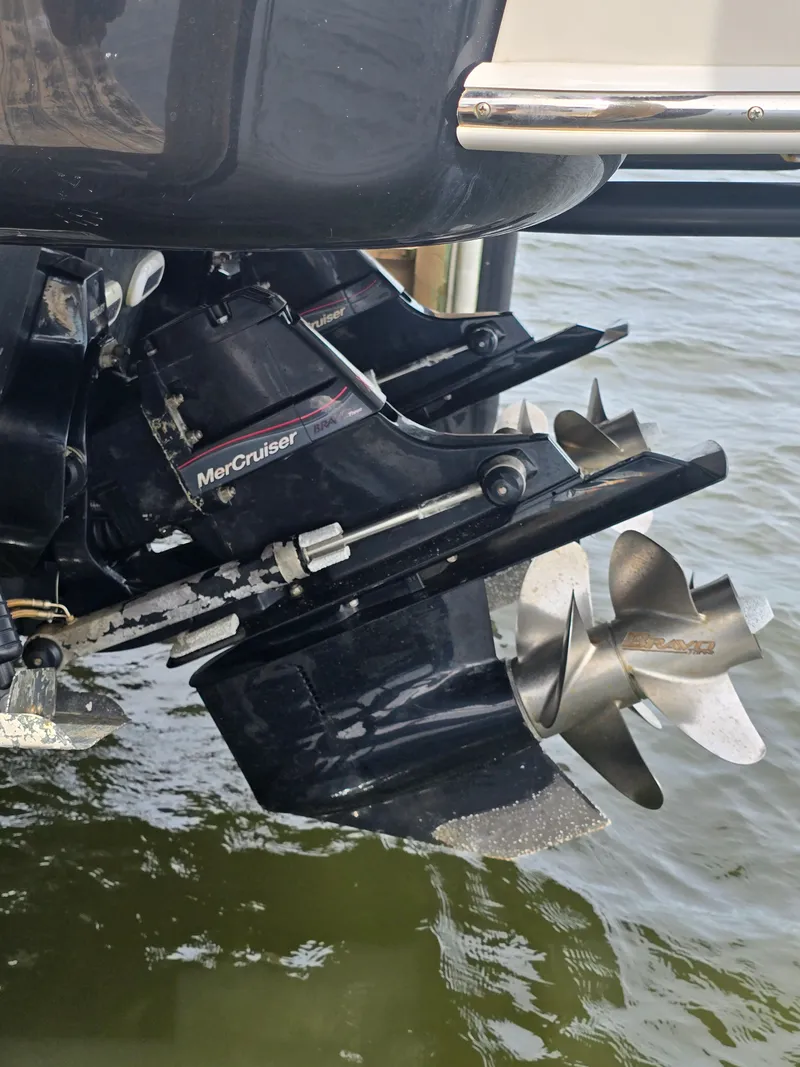 Slide: The Image of Sea Ray Sundancer 350 Coupe 2018 - 31