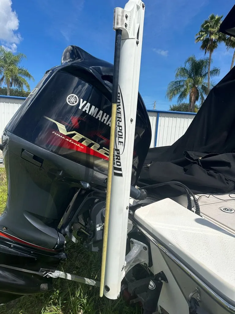 Slide: The Image of Blazer Bay 2220 GTS 2015 - 8