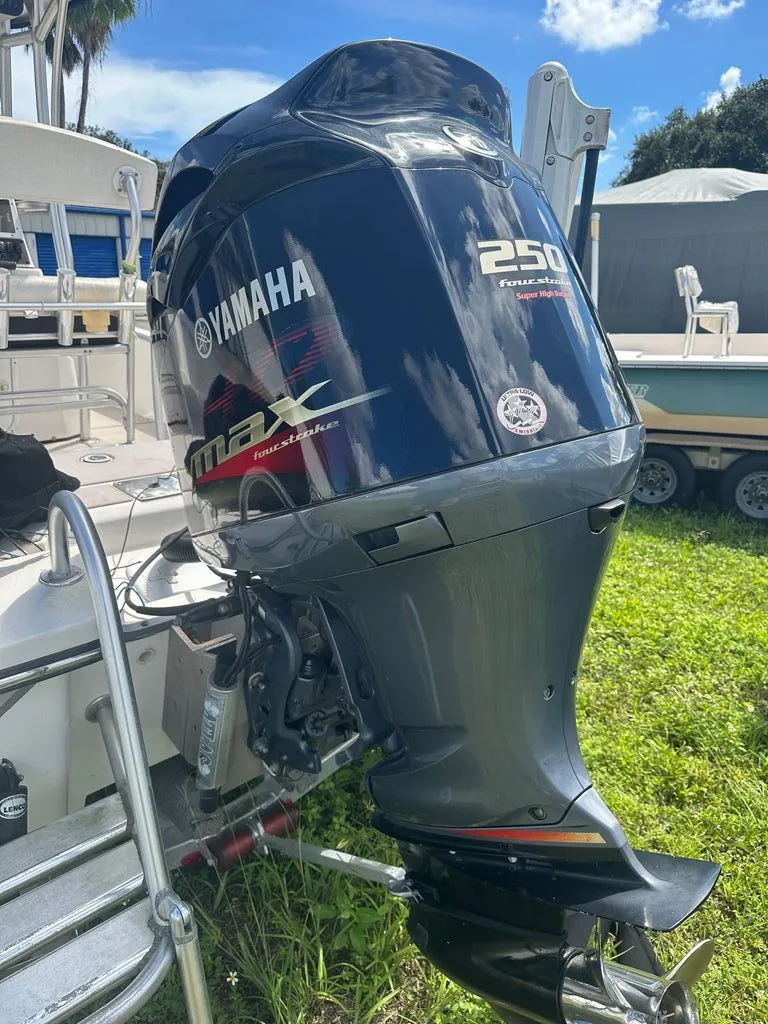 Slide: The Image of Blazer Bay 2220 GTS 2015 - 9