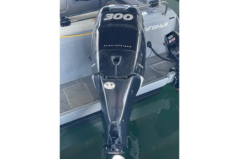Slide: The Image of 2017 KingFisher 2825 Offshore boat with powerful 300 horsepower outboard motor. - 5