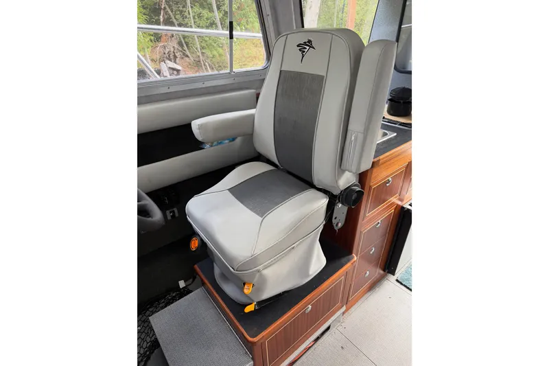 Slide: The Image of Kingfisher 2825 Offshore 2017 - 70