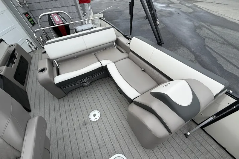 Slide: The Image of Luxurious seating on 2022 Avalon 2585 Catalina VRB Tri Toon boat deck. - 19