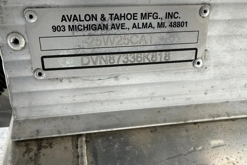 Slide: The Image of 2018 Avalon 2585 Catalina Elite Tri-toon identification plate with serial number. - 26