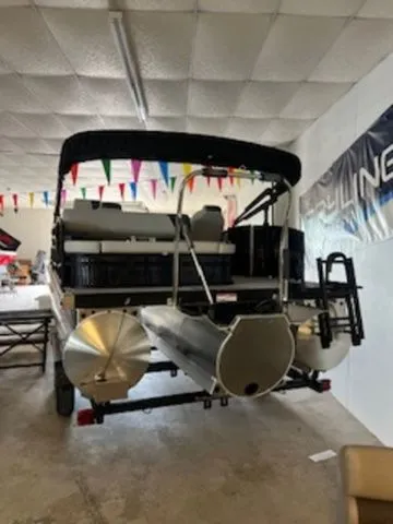 Slide: The Image of Bennington S Swingback 22 SSB 2026 - 3