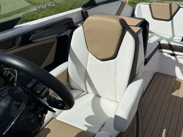 Slide: The Image of Yamaha 252SD 2023 - 11