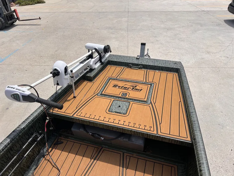 Slide: The Image of Gator-Tail 18x54 Extreme 2023 - 3