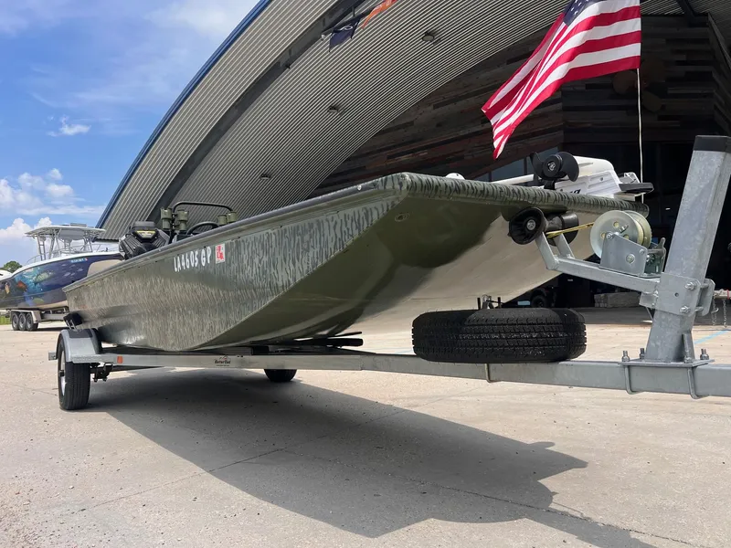 Slide: The Image of Gator-Tail 18x54 Extreme 2023 - 4