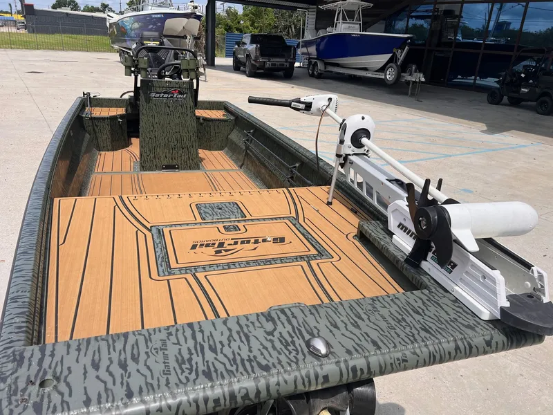 Slide: The Image of Gator-Tail 18x54 Extreme 2023 - 5