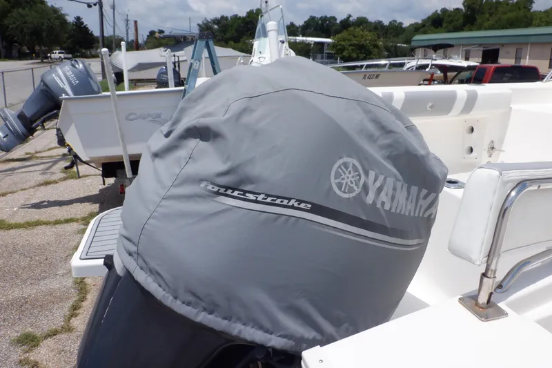 Slide: The Image of 2015 Seaswirl Striper 220 Walkaround with Yamaha outboard motor cover. - 34